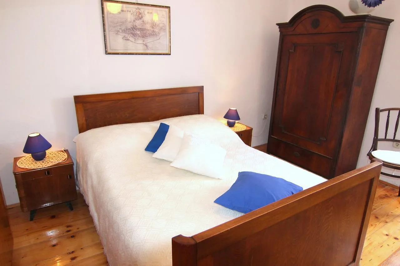 Rooms Ursula Pag Town 3*,