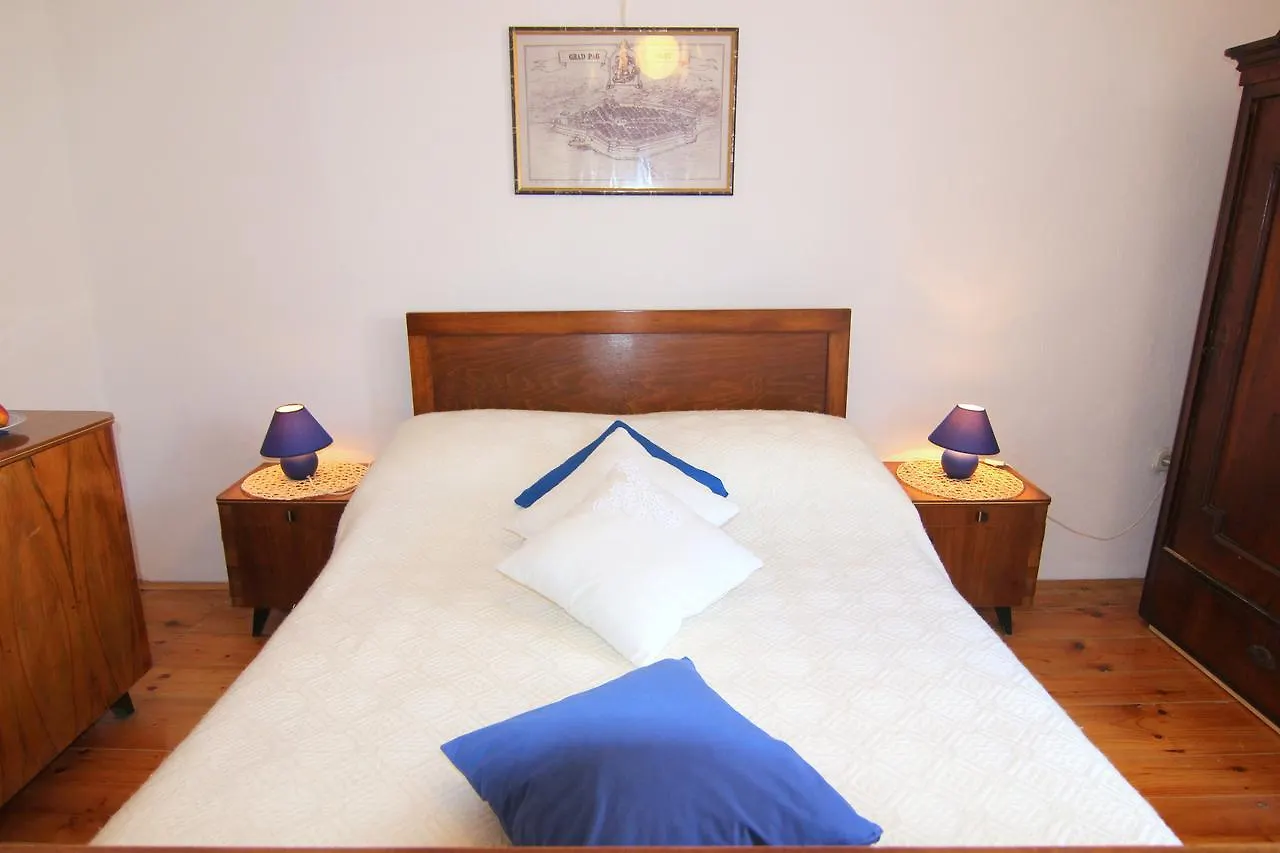 Rooms Ursula Pag Town