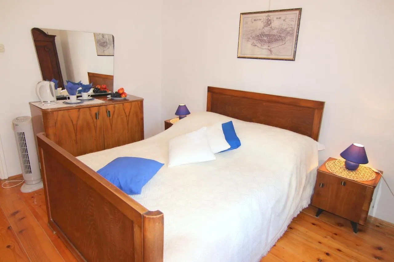 Rooms Ursula Pag Town